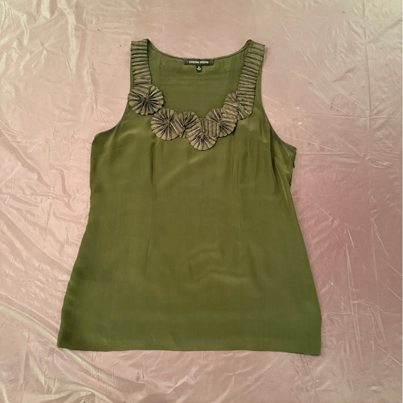 Cynthia Steffe 100% Silk Olive Green sleeveless blouse Size 10/Medium MSRP &195 - Picture 7 of 10